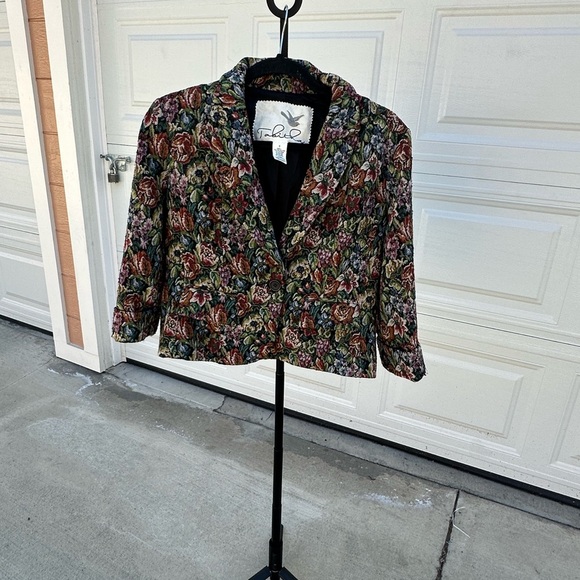 Tabitha Floral Tapestry Blazer - Picture 11 of 11